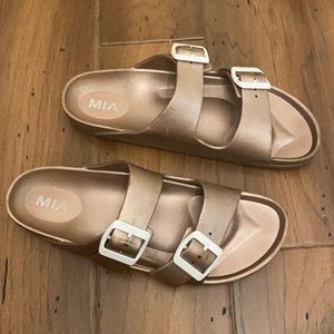 Women’s sandals